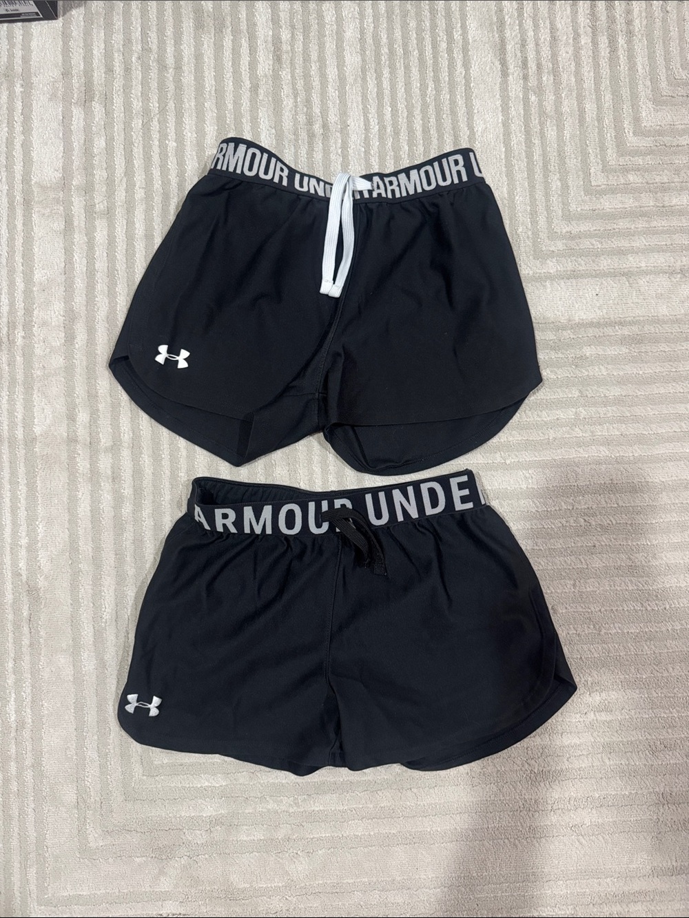 youth medium under armor black shorts